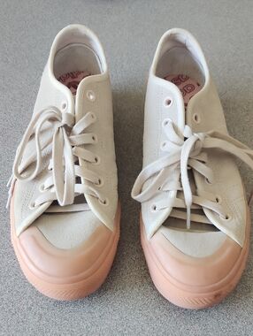 adidas Women's Cream Sneakers with Pink Rubber Toe